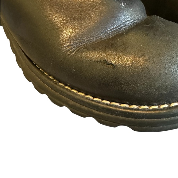 Women’s Ugg Boots - Picture 7 of 7